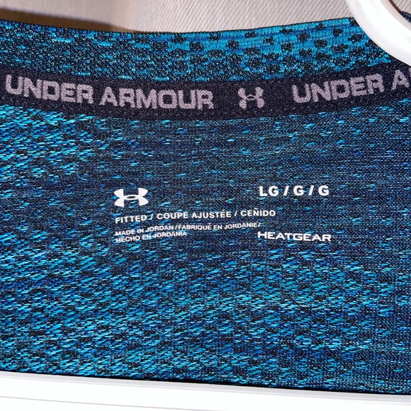 2 UA Heatgear fitted tees - Picture 3 of 7